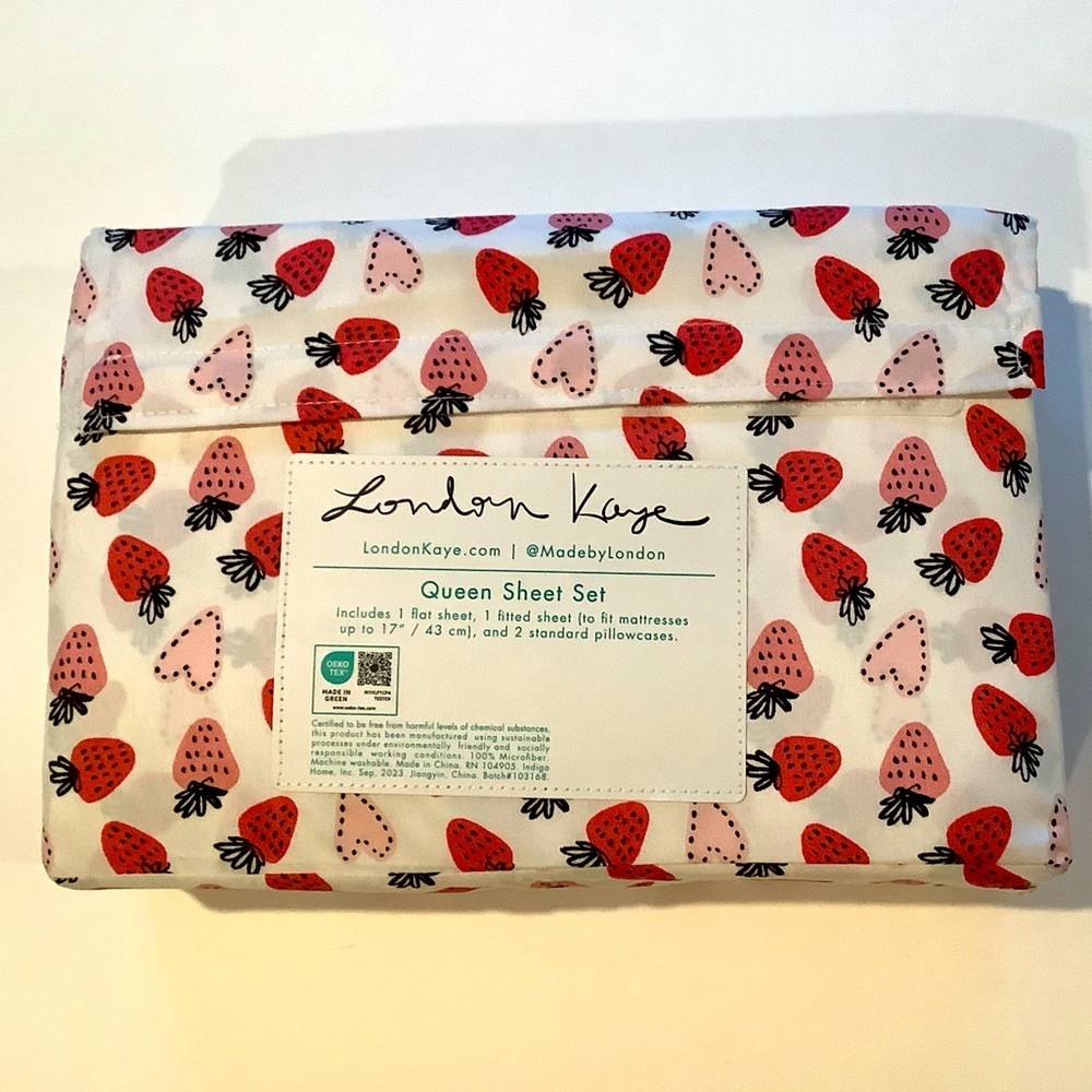 London Kaye Strawberry & Hearts Queen 4-pc. Sheet Set New - Picture 3 of 4